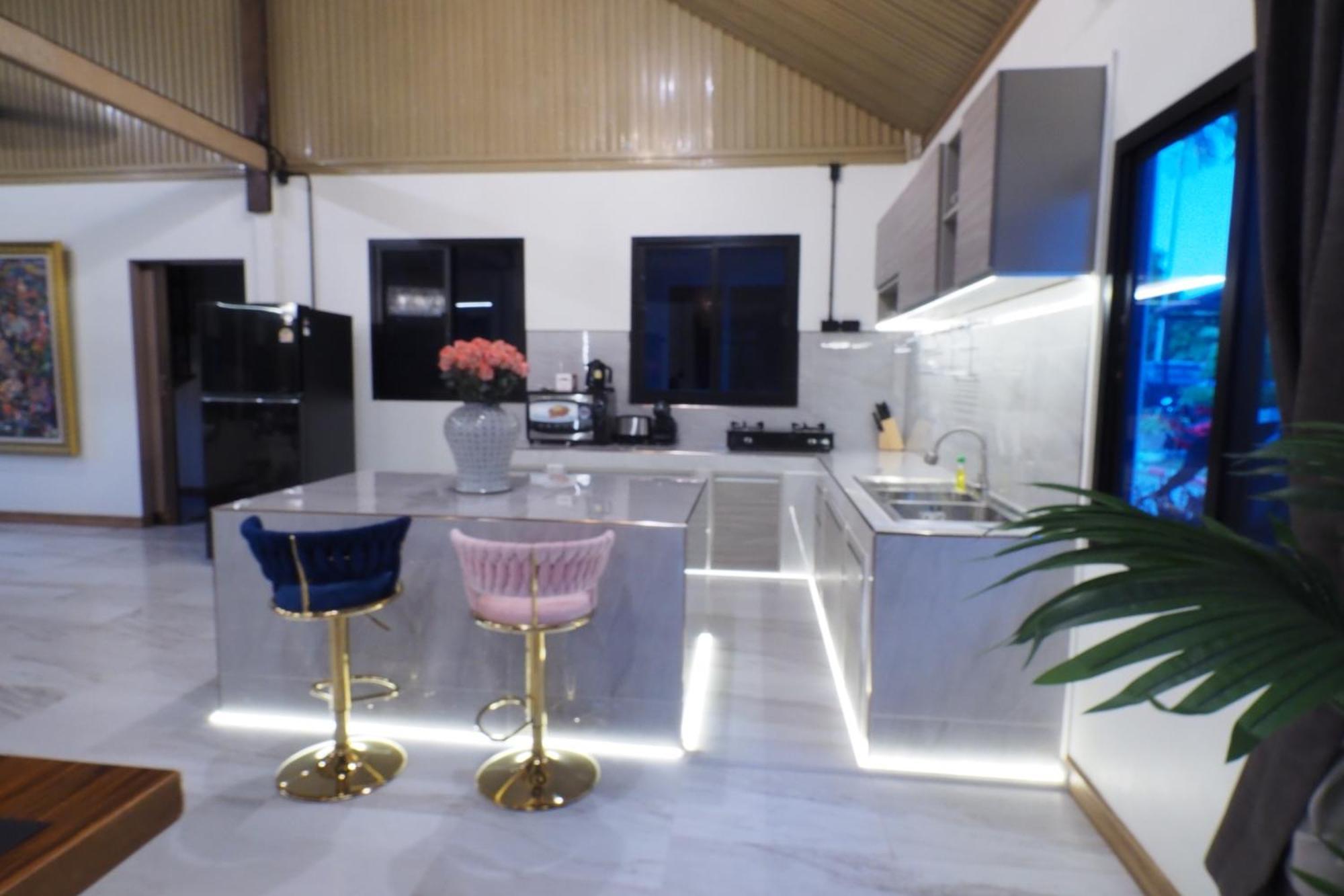 Villa Omloft Phuket Esterno foto